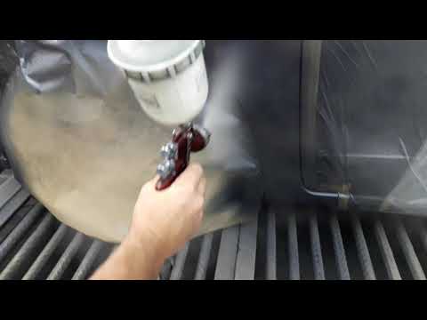 Видео: Нанасяне на лак първи слой  с пистолет DEVILBISS GTI PRO CLEAR/  Auto-painting