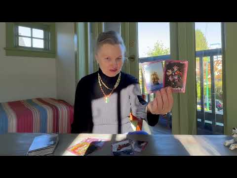 Видео: Что он скрывает, о чем он молчит, какие у него планы? Его мысли, чувства сегодня Таро Онлайн #Колена