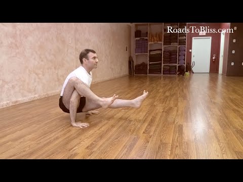 Видео: Все об Эка Хаста Бхуджасане с Дэвидом Мелони