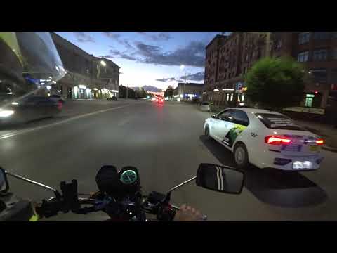 Видео: На Юпаке по вечернему городу. "Юпитер 5"  имеет место в городском потоке!