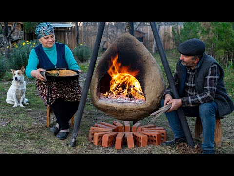 Видео: Постройка  Глиняной Печи — Приготовление Мясного Пирога 🏺🏡