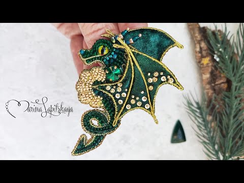 Видео: 🐉 Как сделать брошь из бисера "Дракон - символ 2024 года" (мастер-класс)