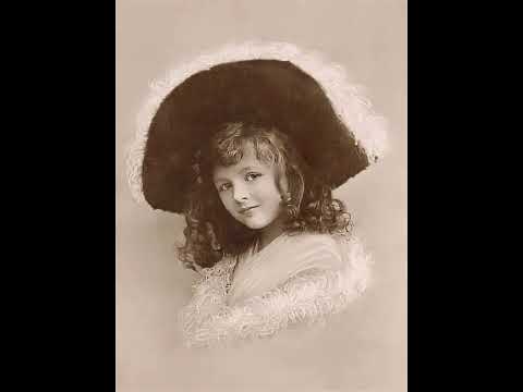 Видео: Зинаида Гиппиус - Краткая биография (читает Татьяна Николашина)