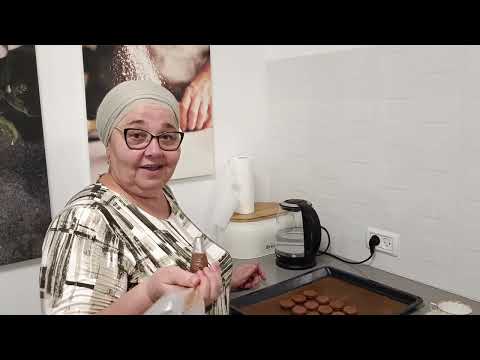 Видео: НЕЖНОЕ МИНДАЛЬНОЕ ПЕЧЕНЬЕ (МАКАРОН)