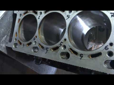 Видео: BMW 4.4L гильзовка московского сервиса