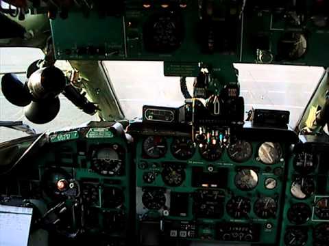 Видео: Ту-134 запуск двигателей и взлет (вид из кабины)