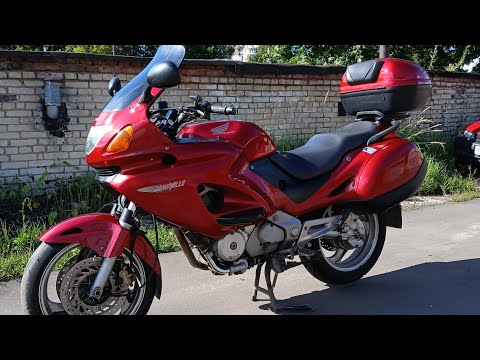 Видео: Honda NT650 Deauville обзор и тест драйв.