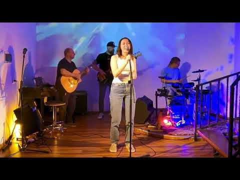 Видео: Мумий Тролль "Владивосток 2000" КАВЕР - Александра Калинина