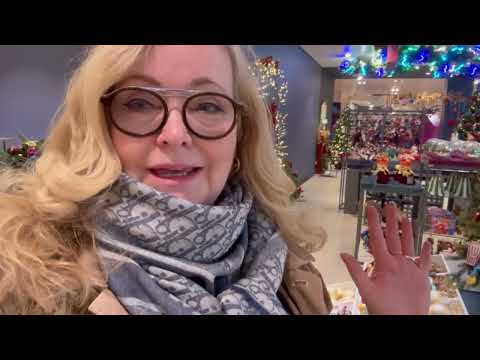 Видео: РОСКОШНЫЙ ШОПИНГ: осенние сумки от FENDI, LOEWE, GIVENCHY, LOUIS VUITTON и рождественский магазин...