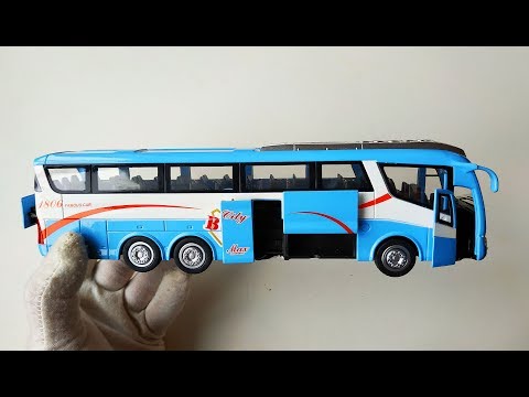 Видео: Моделька большого автобуса открывается все. Со светом и звуком. Распаковка и обзор. Про машинки.