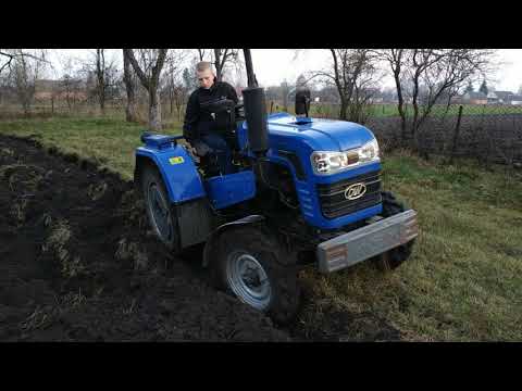 Видео: Осіння оранка однокорпусним плугом 2018