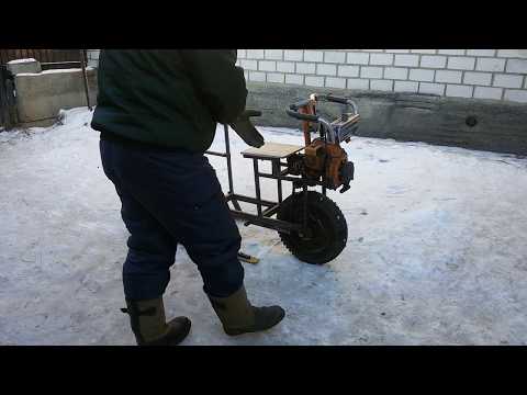 Видео: Снегоход из детских лыж и бензопилы.  ПЕРВЫЙ ВЫЕЗД,