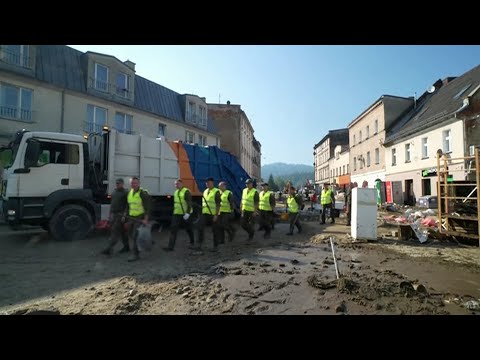 Видео: Восстановление Чехии после сильнейшего наводнения займет месяцы, а может и годы, - президент Чехии