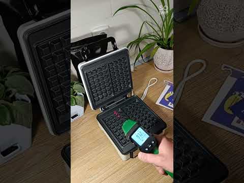 Видео: Электровафельница Kitfort KT-1646 - обзор и  приготовление Венские вафли