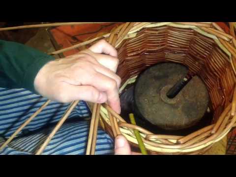 Видео: Плетем корзину из лозы.Ч.5.Загибка стоек в 3 прута.