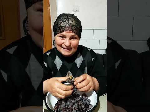 Видео: пекла хліб,закривала компот