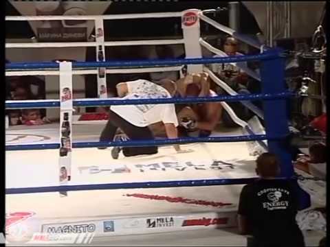 Видео: Николай Добруджански Варна vs Сунай Хамидов Търговище MAXFIGHT 10