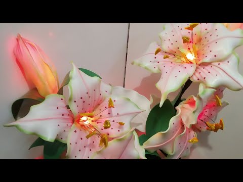 Видео: Лилия из изолона. Веточка.