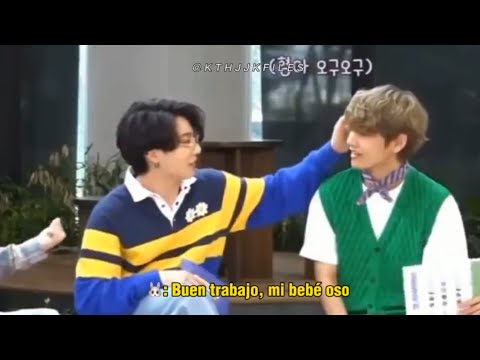 Видео: Когда Чонгук хвалит каждую мелочь, которую делает Тэхён, и показывает, что влюблена в него.