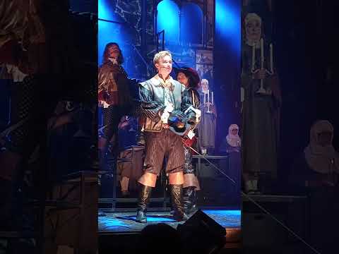 Видео: "Констанция" - ария Д'Артаньяна (Игорь Скрипко)