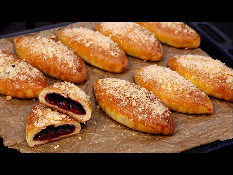 Видео: Сдобные пирожки с вишней/начинка, которая не течет/дрожжевое тесто без яиц/штрейзель/Сладкая Жизнь