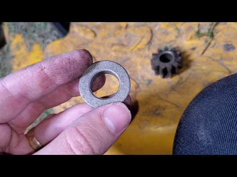 Видео: Ремонт рулевого управления Cub Cadet обойдется менее чем в 15 долларов и займет 30 минут с помощь...