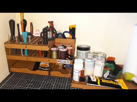 Видео: Посылки для кожевника. Химия для работы с кожей.