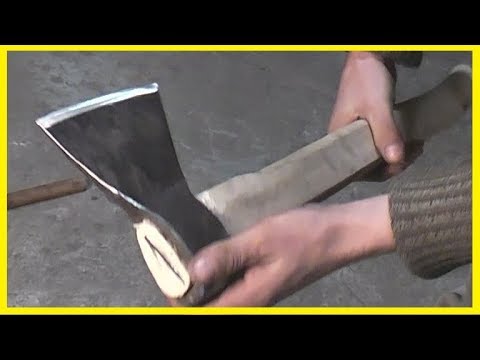 Видео: Насадка топора дедовский метод.