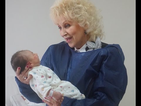 Видео: Диди Димова и Училището за бъдещи родители на Медицински комплекс "Д-р Щерев"