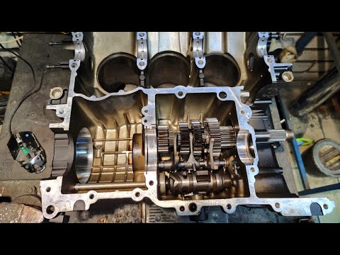 Видео: Triumph Rocket3 Обзор двигателя в разборе. #triumph #rocket3 #triumphrocket3 #rockstar