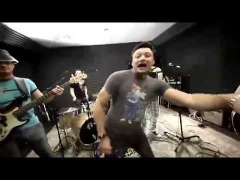 Видео: БангладешЪ-Оркестр - кавер на песню "Поворот" (feat Машина Времени feat Rolling Stones)