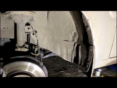 Видео: Kia Rio 1,4 Киа Рио 2010 года Замена втулок и стоек переднего стабилизатора