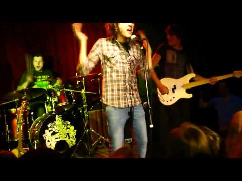 Видео: Валентин Стрыкало - Я бью женщин и детей (Live)