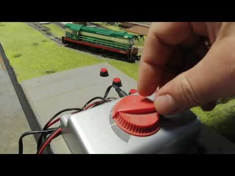 Видео: Локомотив с цифровым и звуковым декодером на аналоговом управление. МИФЫ И РЕАЛИ.