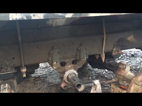 Видео: Урал 5557 лесовоз. Ремонтирую заднюю подвеску часть 2.