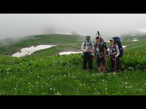 Видео: По туманному плато Лаго-Наки | Легендарная тридцатка. День 1 | Маршрут №30 | Кавказ