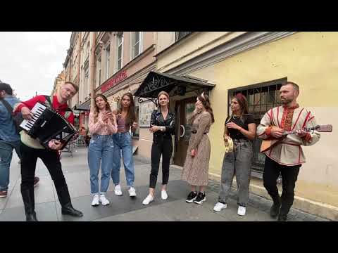 Видео: Белое Злато - В саду зеленом роза цвела - Russian Folk Music That Will Make You Thrill