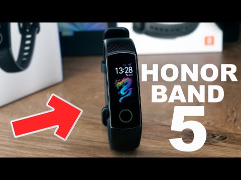 Видео: Обзор Honor Band 5 - первые впечатления и скромное сравнение с Mi Band 4