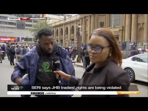 Видео: Торговцы из центральной части Йоханнесбурга маршируют возле здания Высокого суда Йоханнесбурга