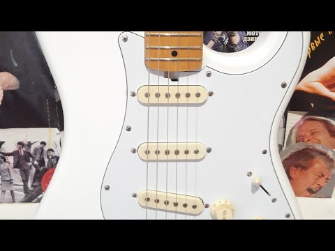 Видео: Гитарное и не только все об инструментах от Олега Ратушного.Hondo Deluxe Series 760 Stratocaster.56В