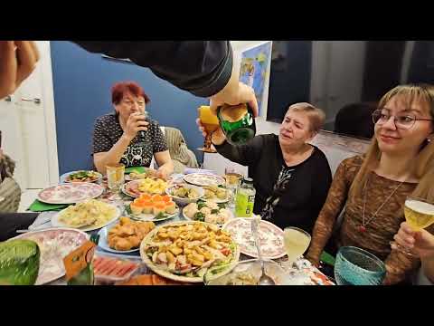 Видео: Гости За Столом ! Мондоро Не Подошло ! Надя Настоящая Хозяйка ! День Рождения Мамы Самвела