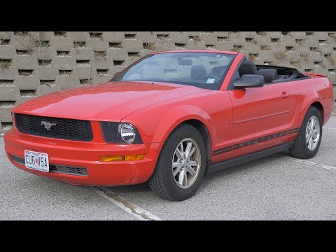 Видео: Обзор кабриолета Ford Mustang V6 2007 года — вполне приличный автомобиль, но не более того.