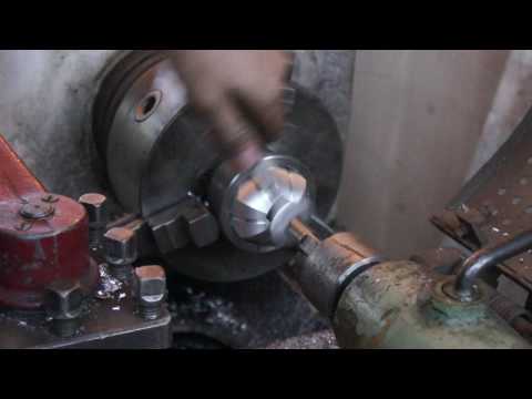 Видео: токарные работы как выточить в шаре гайку