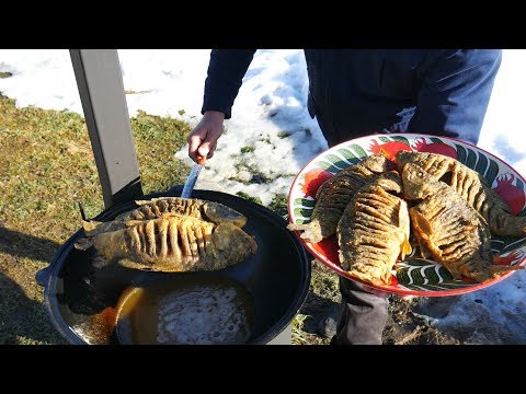 Видео: ЖАРЕНЫЙ КАРП В КАЗАНЕ НА КОСТРЕ