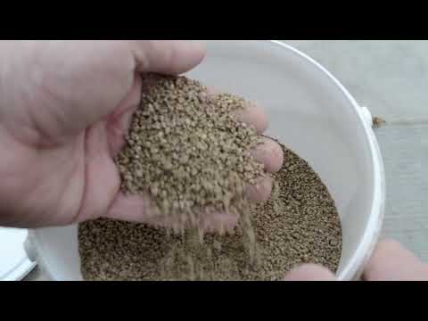 Видео: Минеральные добавки для голубей в осенне-зимний период.Mineral supplements for pigeons .