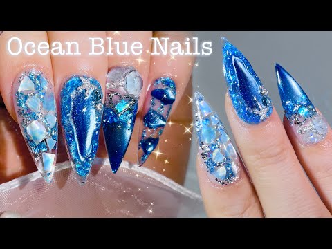 Видео: Любите море..?💙 Освежающий маникюр в цвете океана | Наращивание ногтей / DIY / ASMR / Нейл-арт
