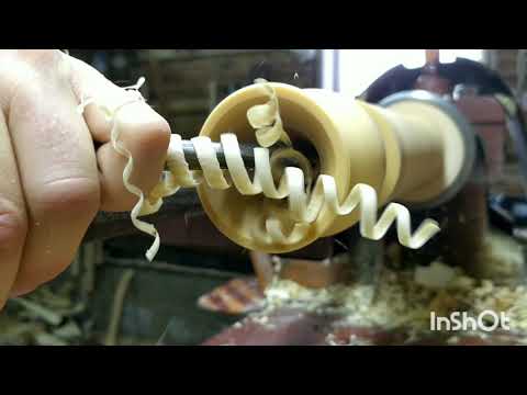 Видео: бокал из груши, со смещением