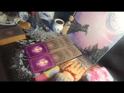 Видео: Таро: Какво влиза в живота ми през следващия един месец?