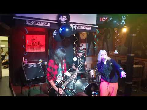 Видео: Блондинка Ксю - РАЗОРВИ