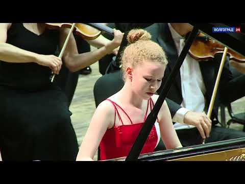 Видео: Varvara Kutuzova Сhopin concerto #1